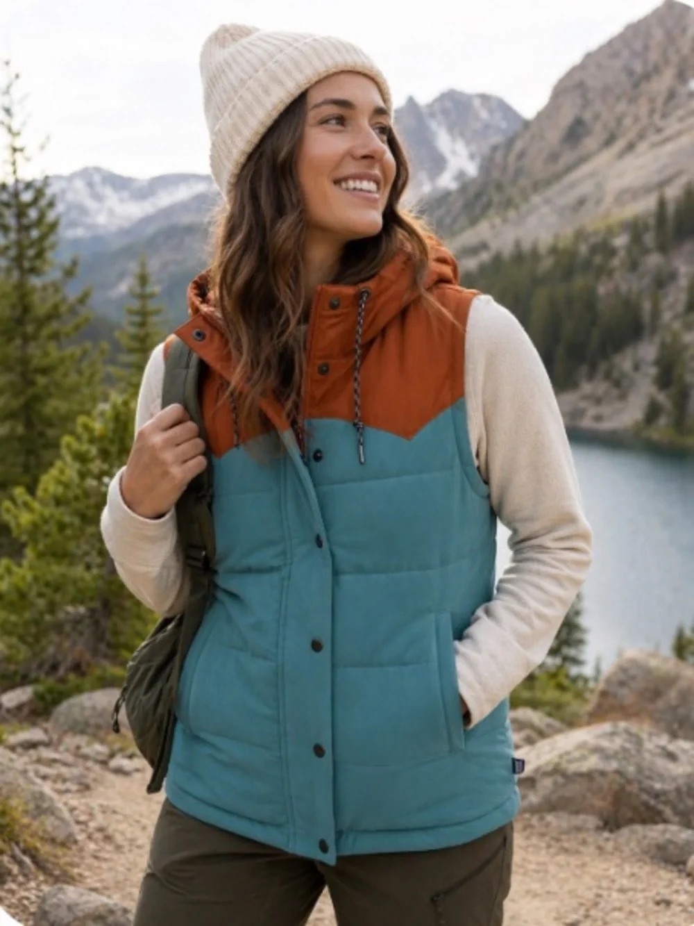 NWT Patagonia Bivy Hooded Vest size Small in Mogul Blue